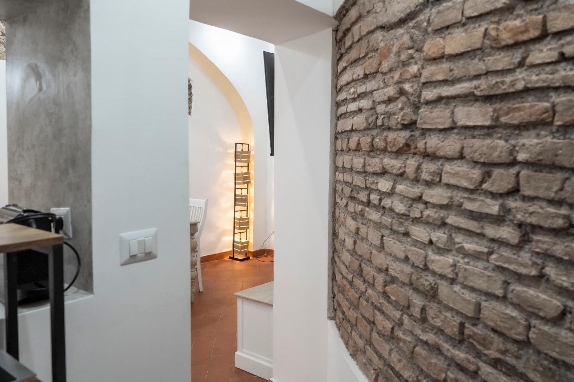 Domus Castle Colosseum - Rione Monti Rome Exterior photo